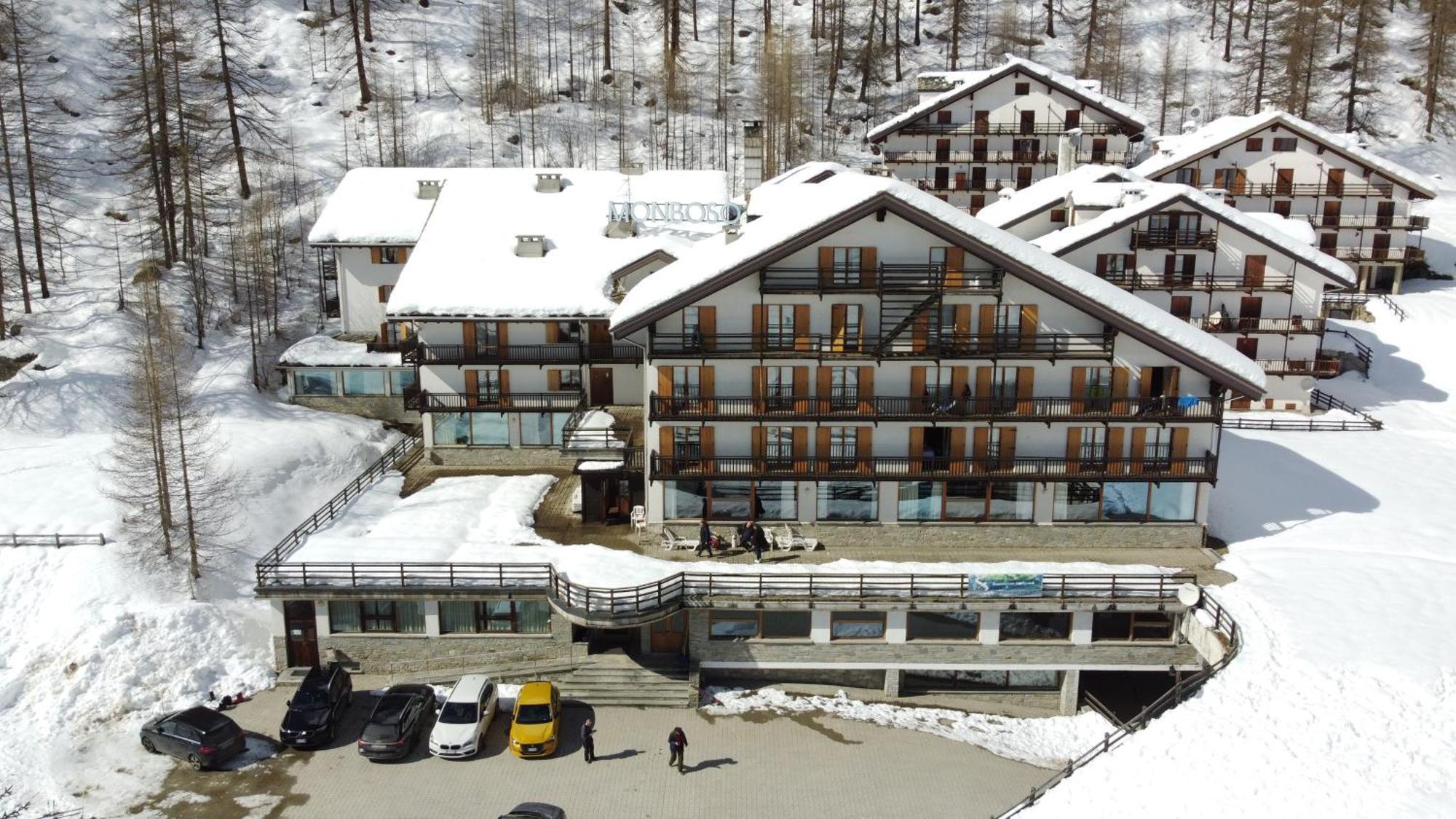 La Trinite Monboso Hotel เกรสโซเนย์-ลา-ตรีนีเต ภายนอก รูปภาพ