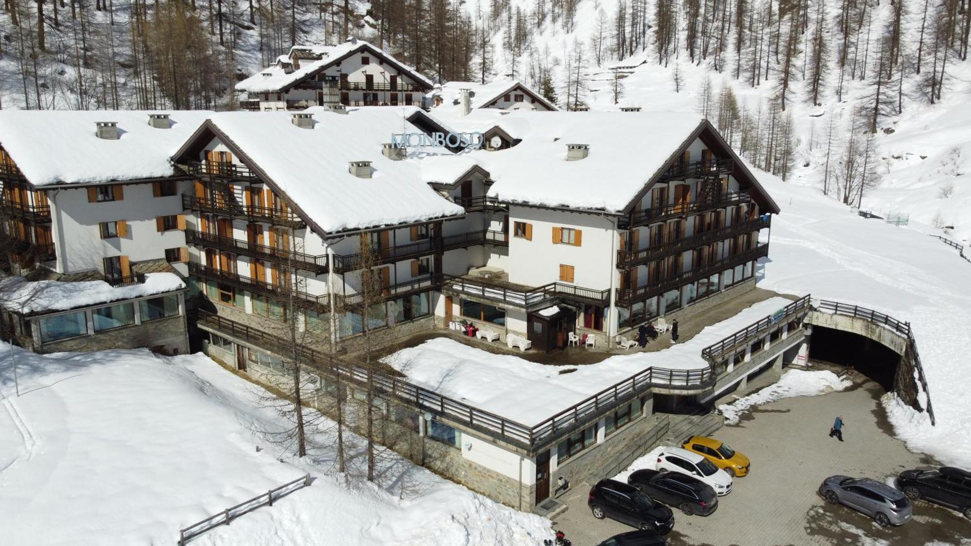 La Trinite Monboso Hotel เกรสโซเนย์-ลา-ตรีนีเต ภายนอก รูปภาพ